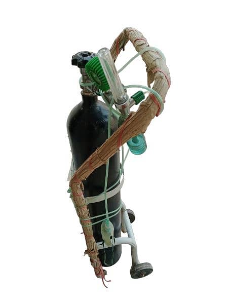 oxygen cylinder with stand 1