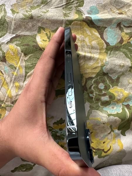 Iphone 12 pro max with box factory unlocked in best condition 3