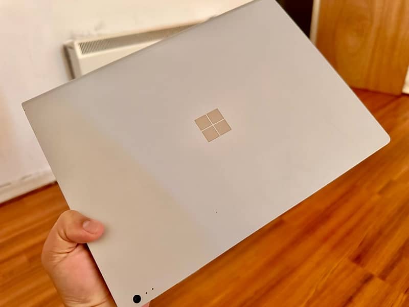 Microsoft Surface Book 2 Core i7 8th Generation 16GB 512GB 1GB NVIDIA 1