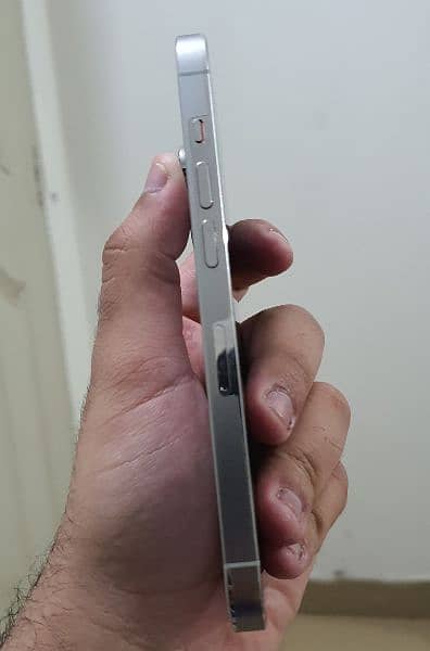 iPhone 14 pro White 128 GB FU Non PTA Physical-E Sim BH 88% Comp Box 5