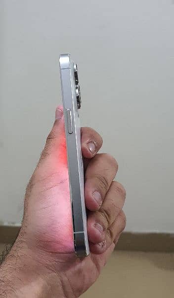 iPhone 14 pro White 128 GB FU Non PTA Physical-E Sim BH 88% Comp Box 6
