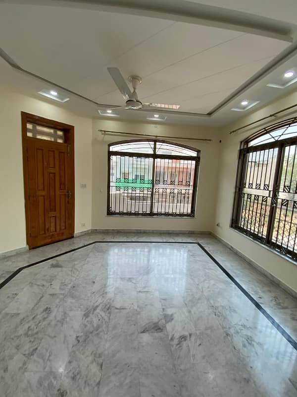 10 Marla 35x70 Upper portion for rent in G13 isb near market Masjid park 1