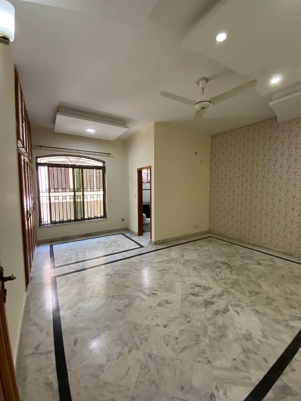 10 Marla 35x70 Upper portion for rent in G13 isb near market Masjid park 2