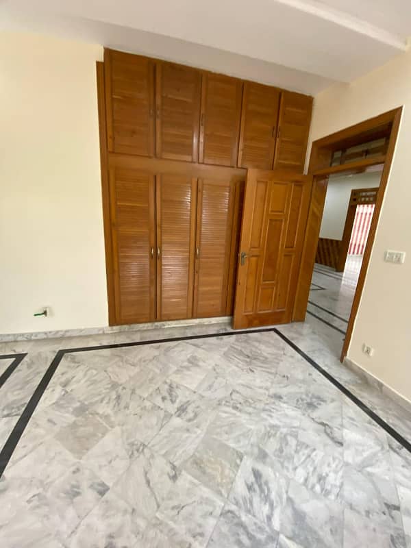 10 Marla 35x70 Upper portion for rent in G13 isb near market Masjid park 8