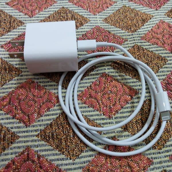 iphone 14pro max Charger Cable 20watt new genuine with warranty 4