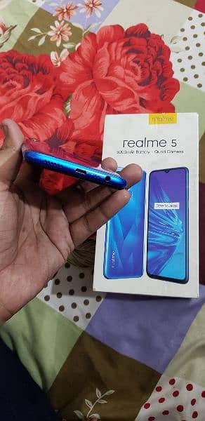 Realme 5 4