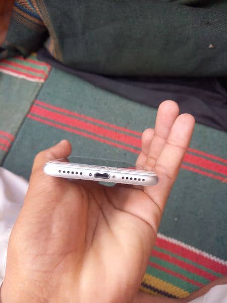 iphone  7 water pack  32 gb wala 2