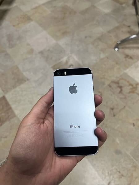 iPhone 5s PTA approved 16GB 10/10 All Ok 10