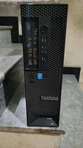 Lenovo C30 Workstation 0