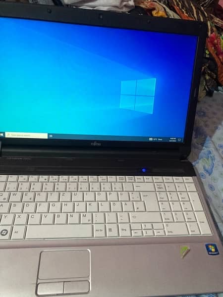 Fujitsu Core i3 2nd Generation Laptop 4