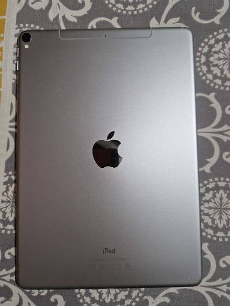 Apple iPad Pro 10.5 (2017) 0