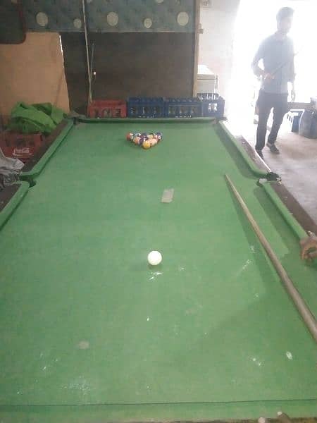 2 snooker 5/10 and 1 billiard table 4/8 7