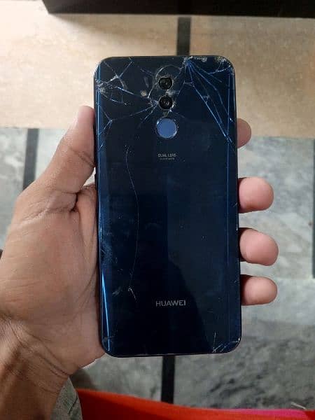 huwaei mate 20 lite 4+64 panel damage 1