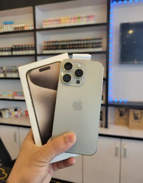 Iphone 15 pro Factory Unlock with box natural titanium 9