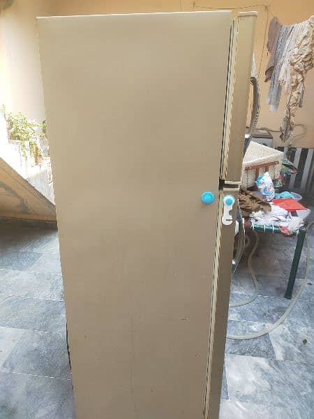 haier fridge good condition 1