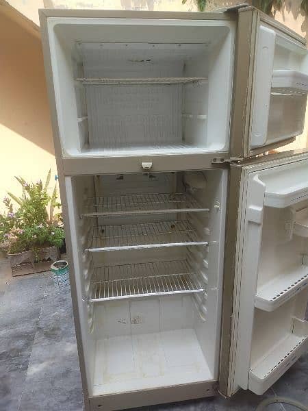 haier fridge good condition 4