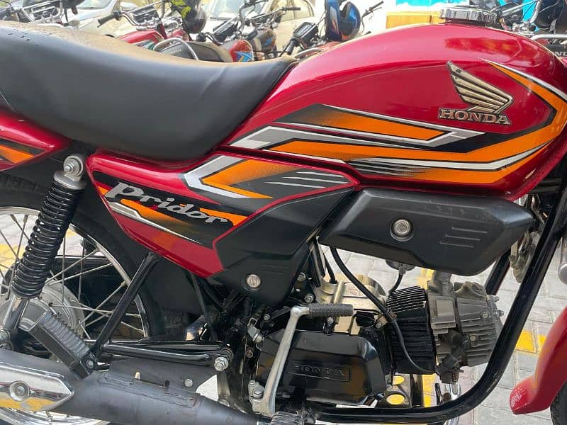 Honda 100 prider brand new condition exchange possible 125 &70 0