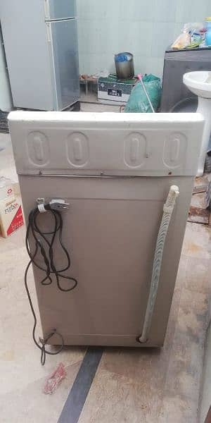 Washing machine for sale in good condition 2