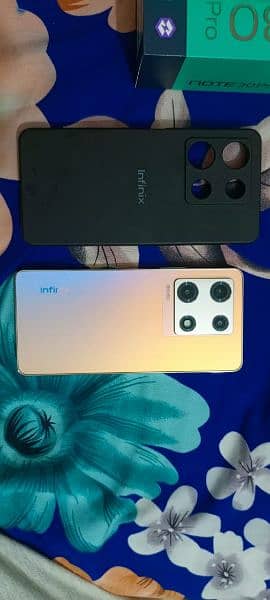 infinix note 30 pro with wireless chrging 9