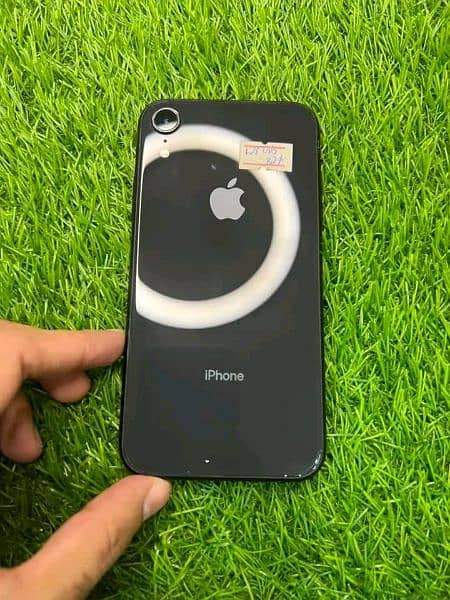 iPhone XR 0