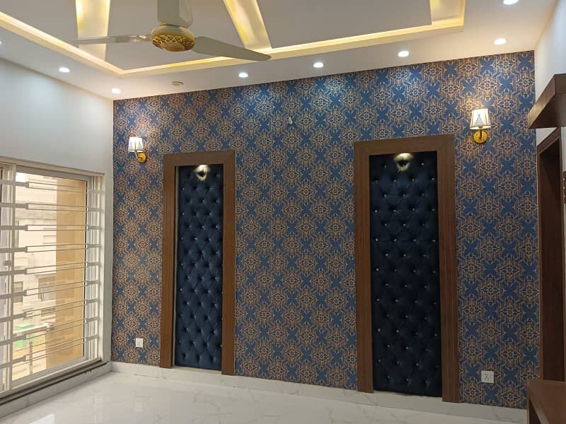 10 Marla Brand New House For Rent In Bahria Town Lahore. 5