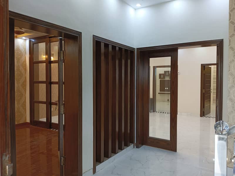 10 Marla Brand New House For Rent In Bahria Town Lahore. 10