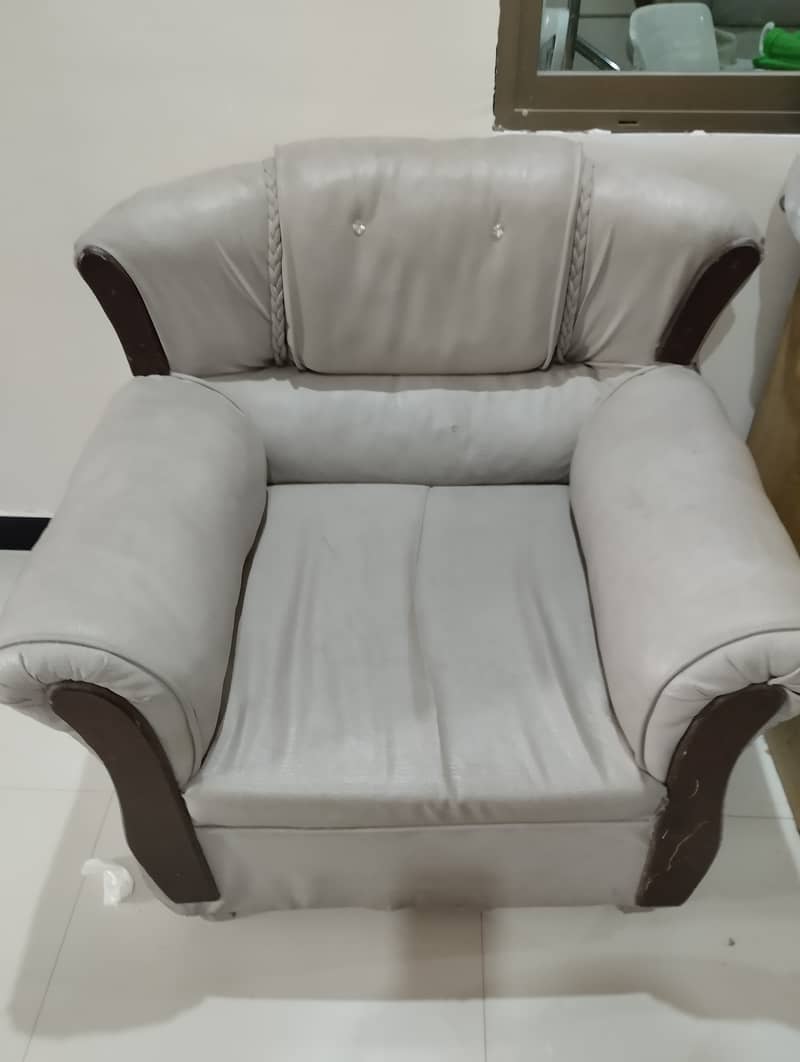 Seven seater used sofa set 0