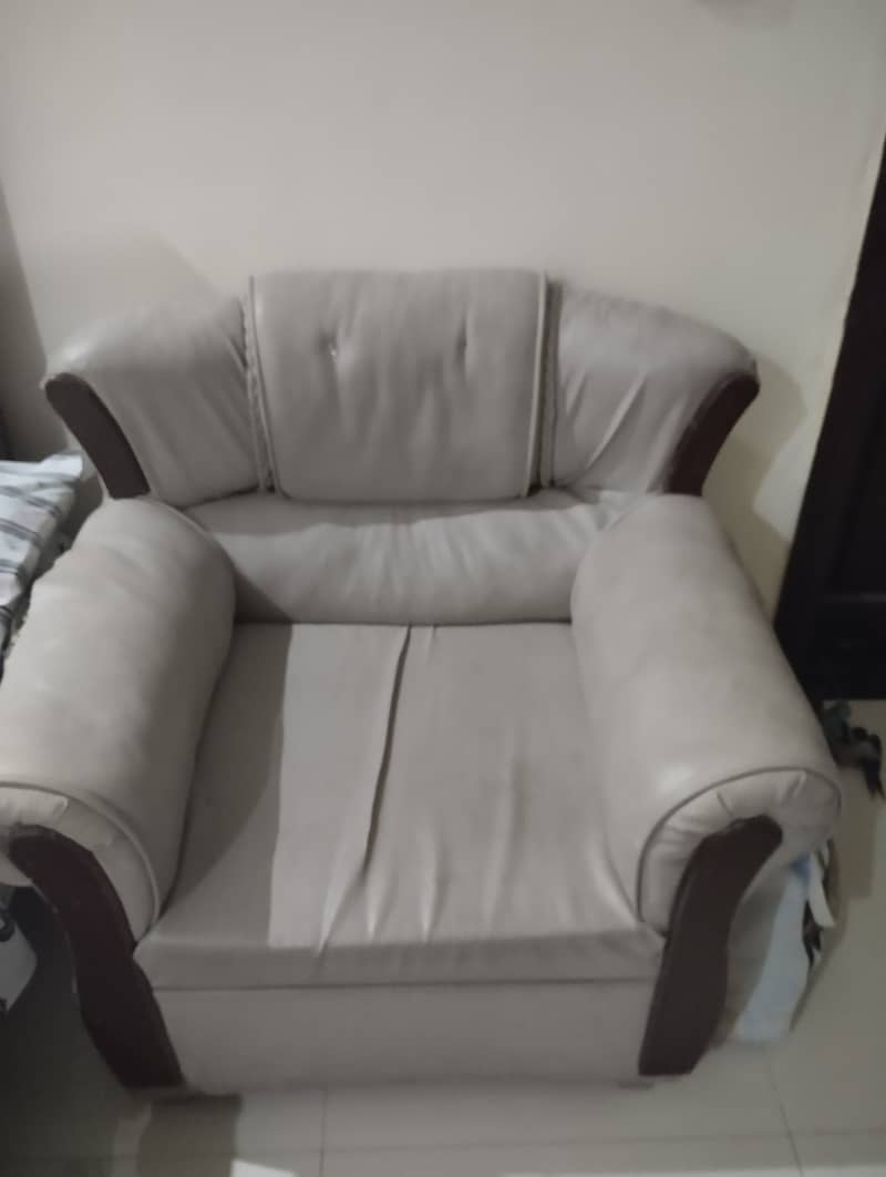 Seven seater used sofa set 3