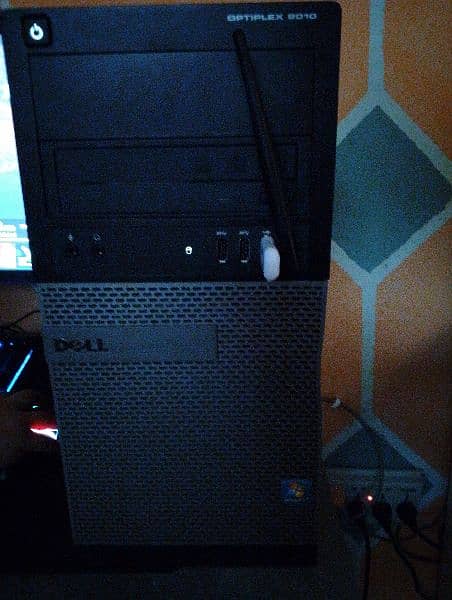 Gaming PC With Mouse, Keyboard And Display For Sale 5