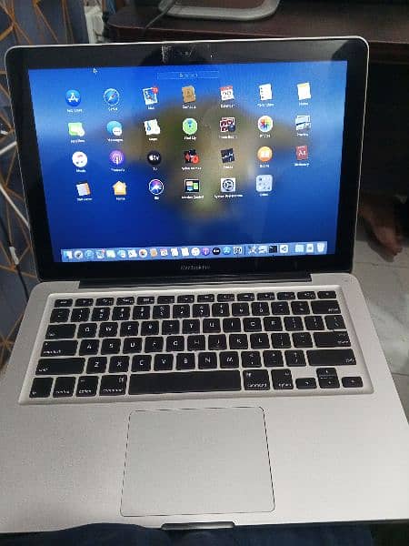 MacBook pro 13+Window operating system 1