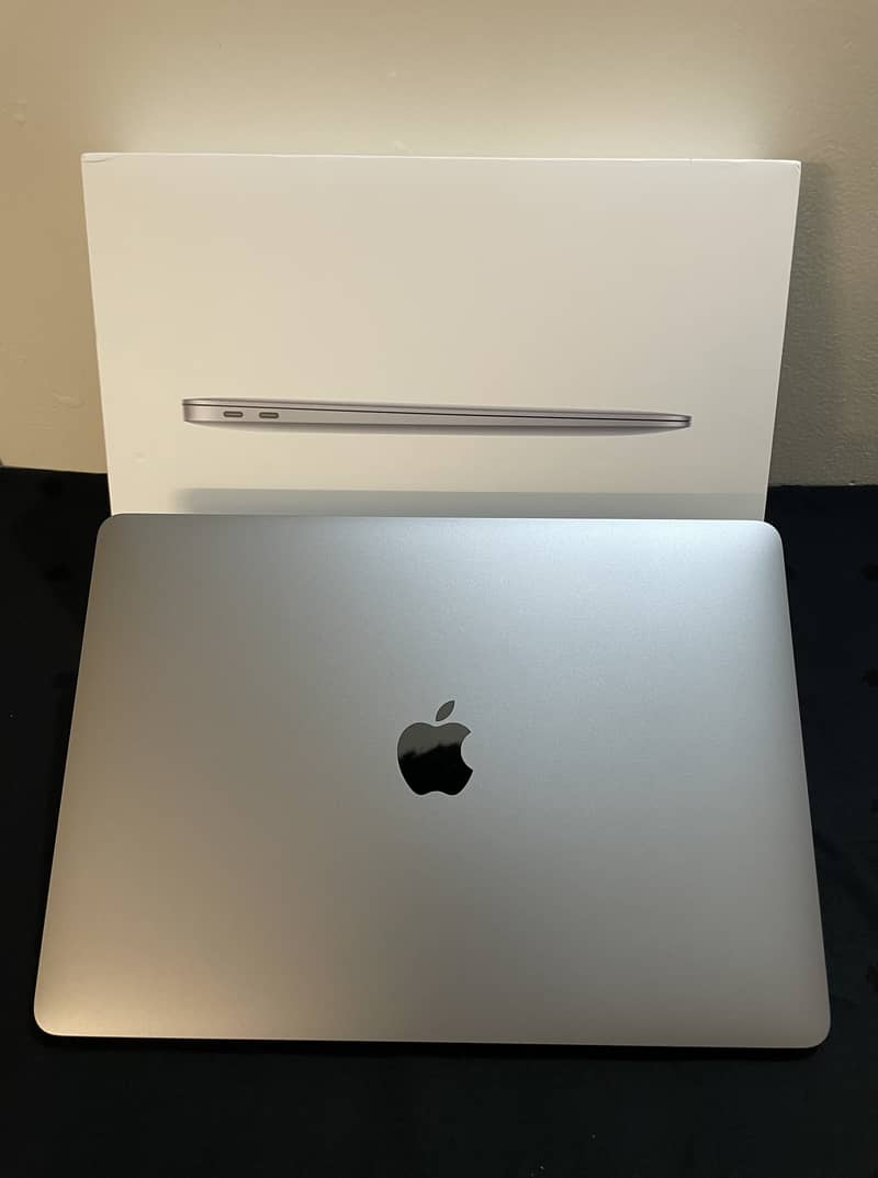 Apple MacBook Air M1 0
