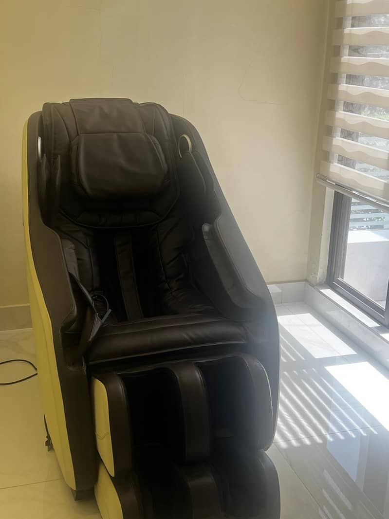 JC Buckman ReviveUs 3D Massage Chair/Full body Massager machine 0