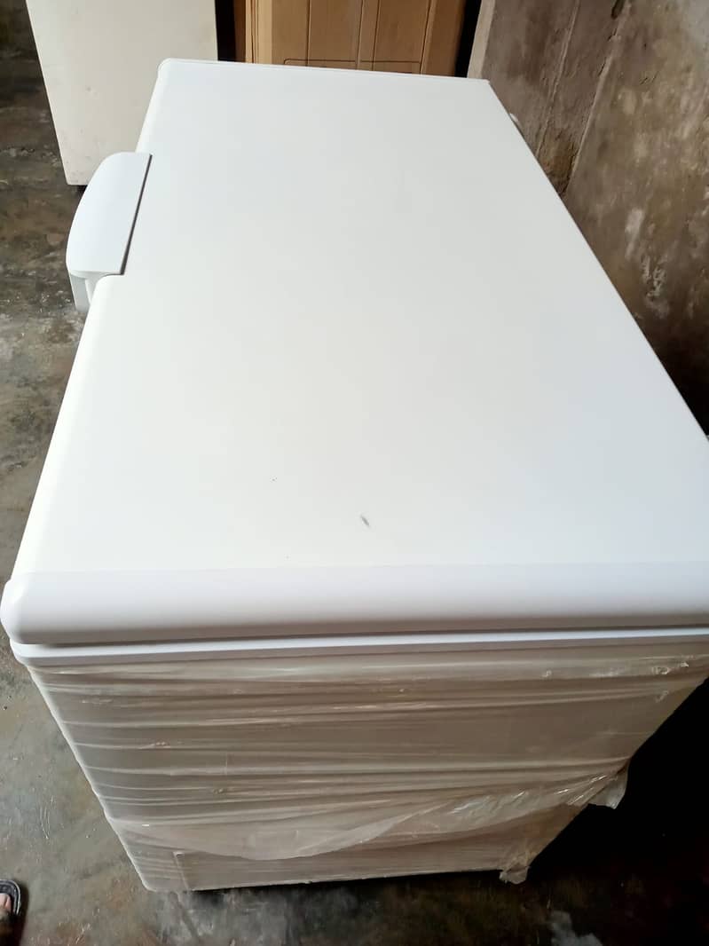 Fridges & Freezers sale / Deep Freezers /purchase 1