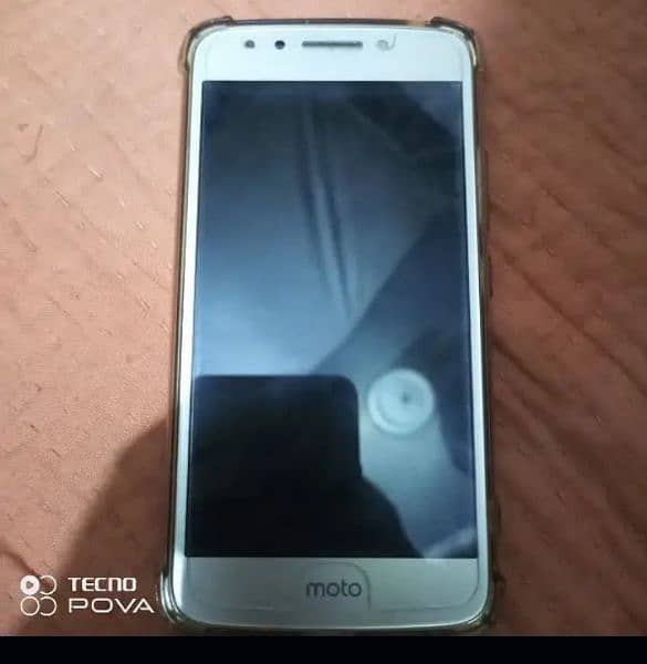 Moto e4 condition 10/10 price final 8500 6