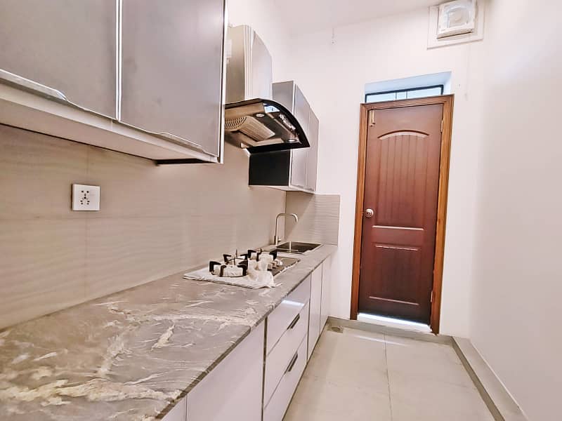 ONE KANAL BEAUTIFULL HOUSE AVALIABLE FOR RENT IN DHA PHASE 7 11