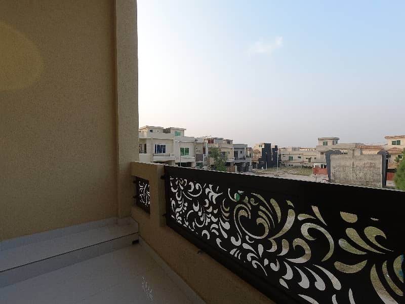 On Excellent Location In Bahria Town Phase 8 - Safari Valley 7 Marla House For Sale 30