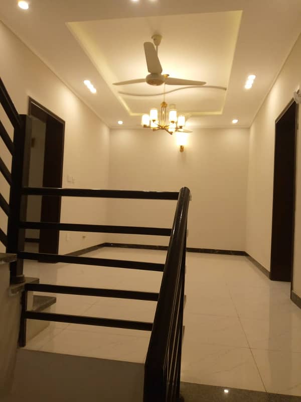 Bahria Town Phase 8 - 5 Marla Designer House 4 Beds With Attached Baths Outstanding Location On Investor Rate 1