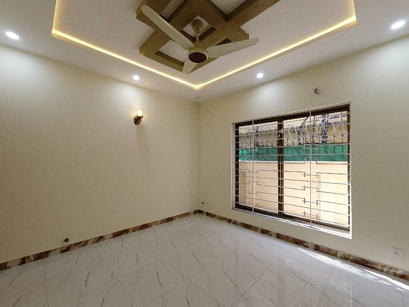Bahria Town Phase 8, 10 Marla Designer House 5 Beds With Attached Baths Outstanding Location On Investor Rate 5