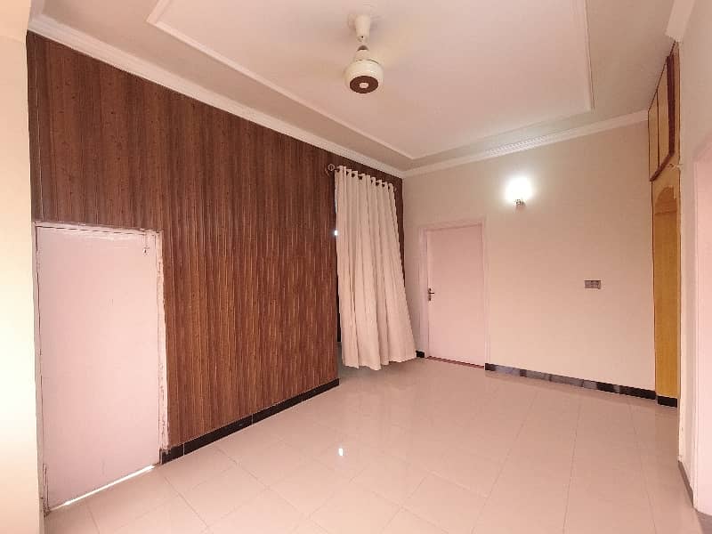 Prime Location G-11/4 Flat Sized 700 Square Feet For sale 3