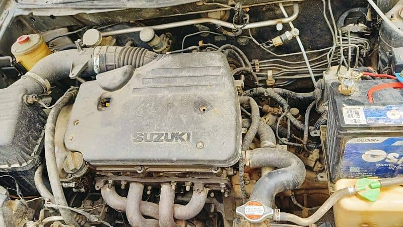 Suzuki Liana 2010 6