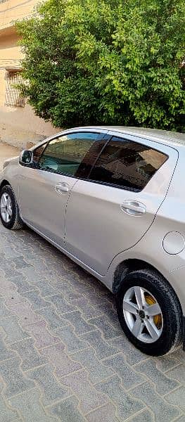 Toyota Vitz 2011/2014 mint condition 8