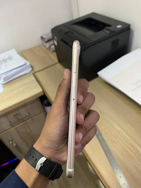 I phone 7 plus pta approved 256gb 1