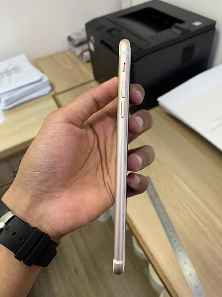 I phone 7 plus pta approved 256gb 4