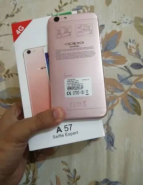 Oppo A57. Memory 4/64gb 0