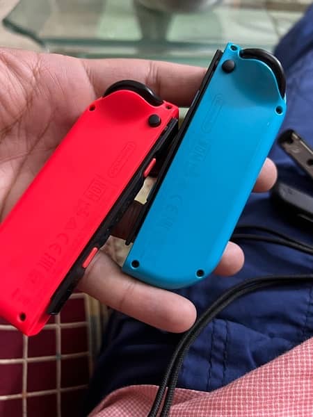 Nintendo Switch Original Joycon Controller Red and Bkue 3