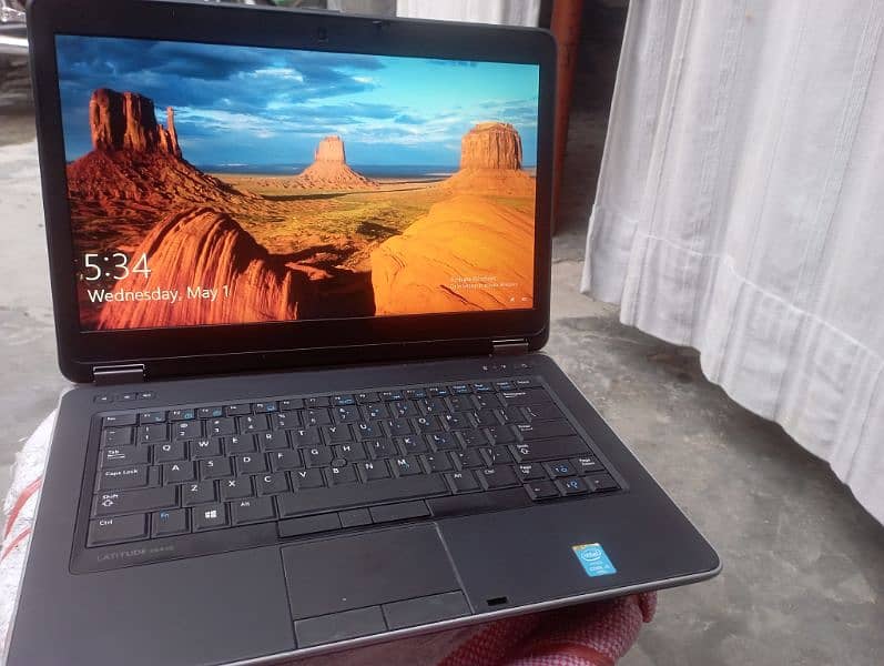 Dell laptop Core i5 4th Generation 500Gb Memory and 4GB Ram 0