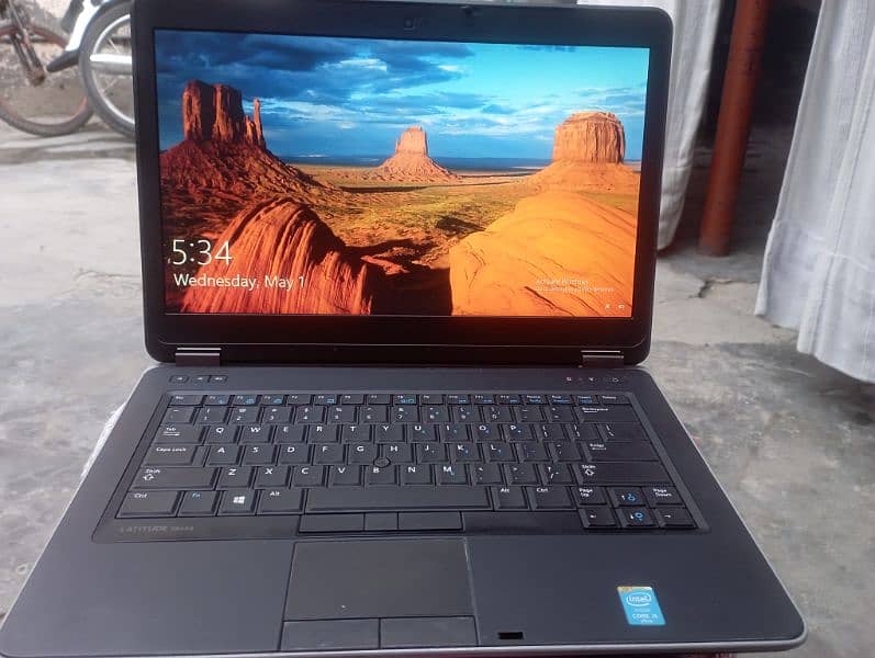 Dell laptop Core i5 4th Generation 500Gb Memory and 4GB Ram 1