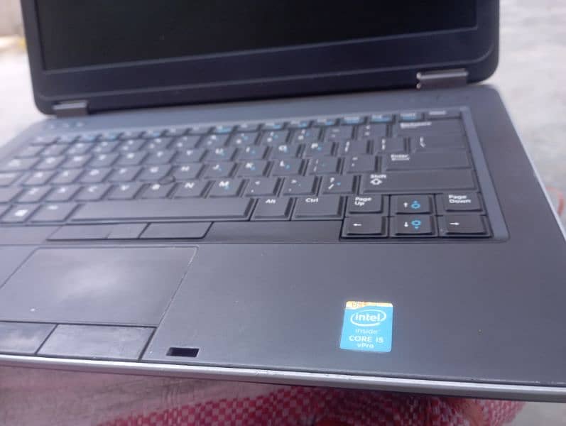 Dell laptop Core i5 4th Generation 500Gb Memory and 4GB Ram 4