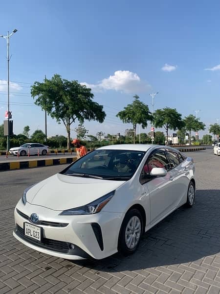 Toyota Prius 2020 for Sale in Lahore 3