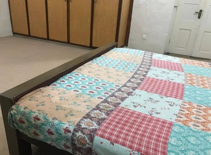 double bed mattress with mattress cover 1